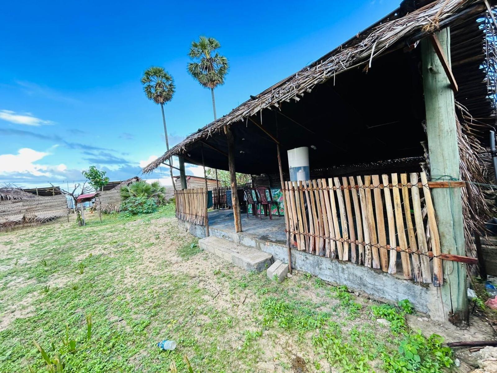 Delft Jeyam Resorts Delft East Exterior photo