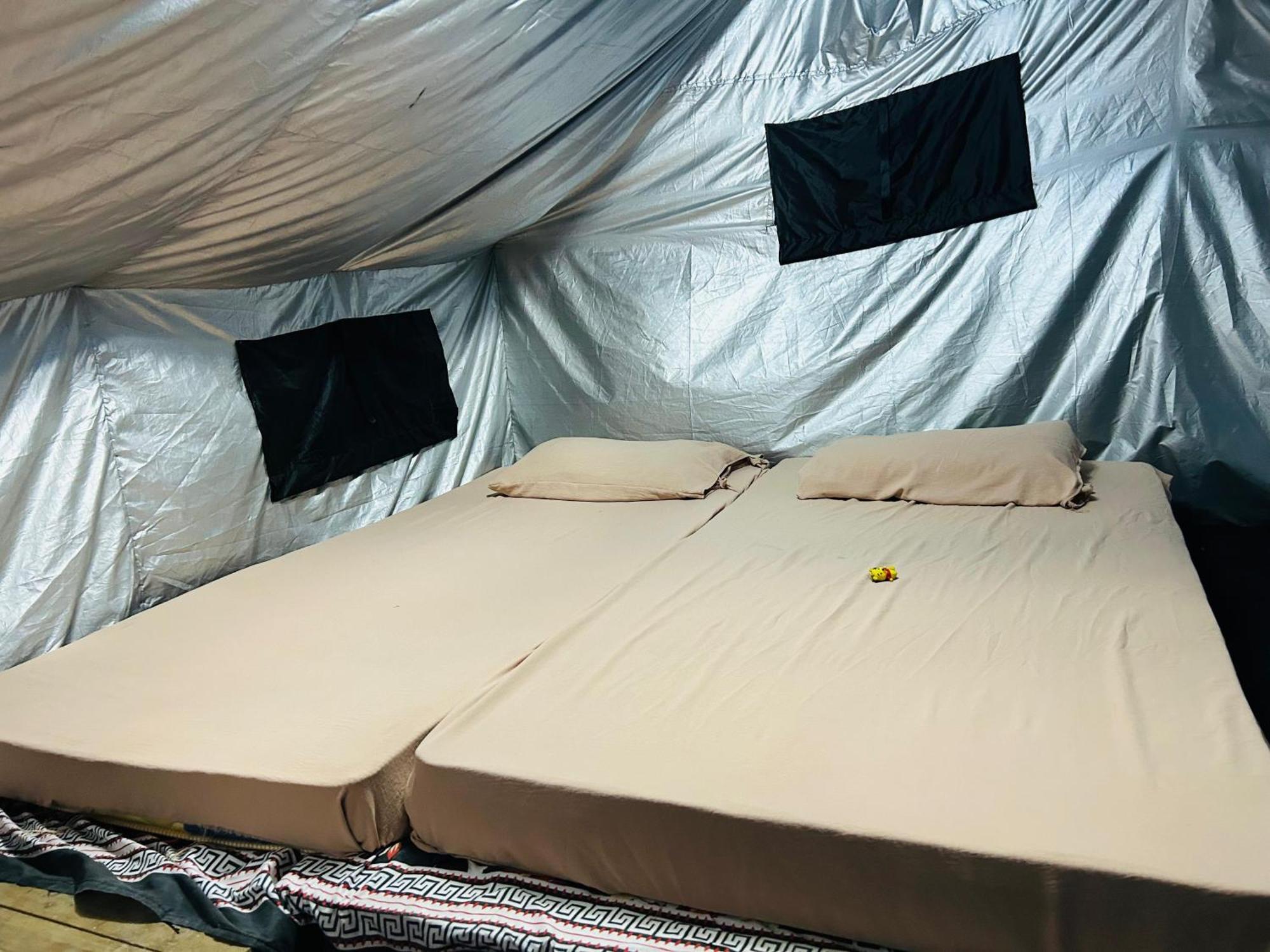 Delft Jeyam Resorts Delft East Room photo