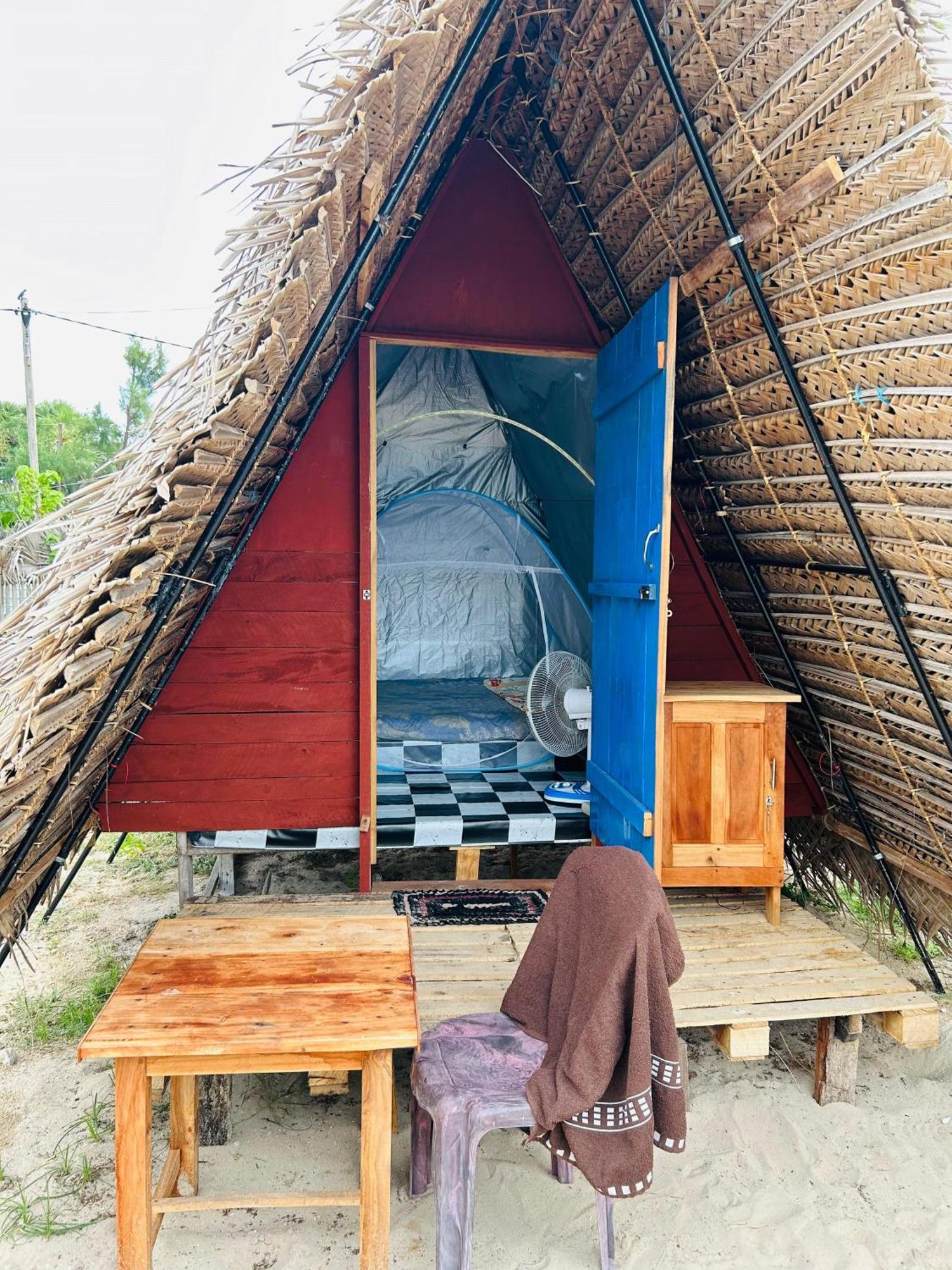 Delft Jeyam Resorts Delft East Room photo